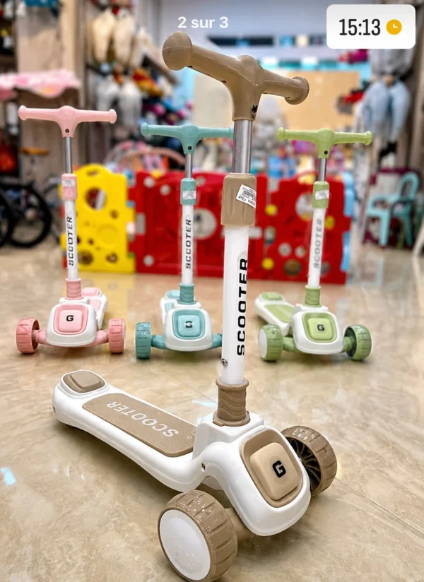 🛴 سكوتر الأطفال المضيء